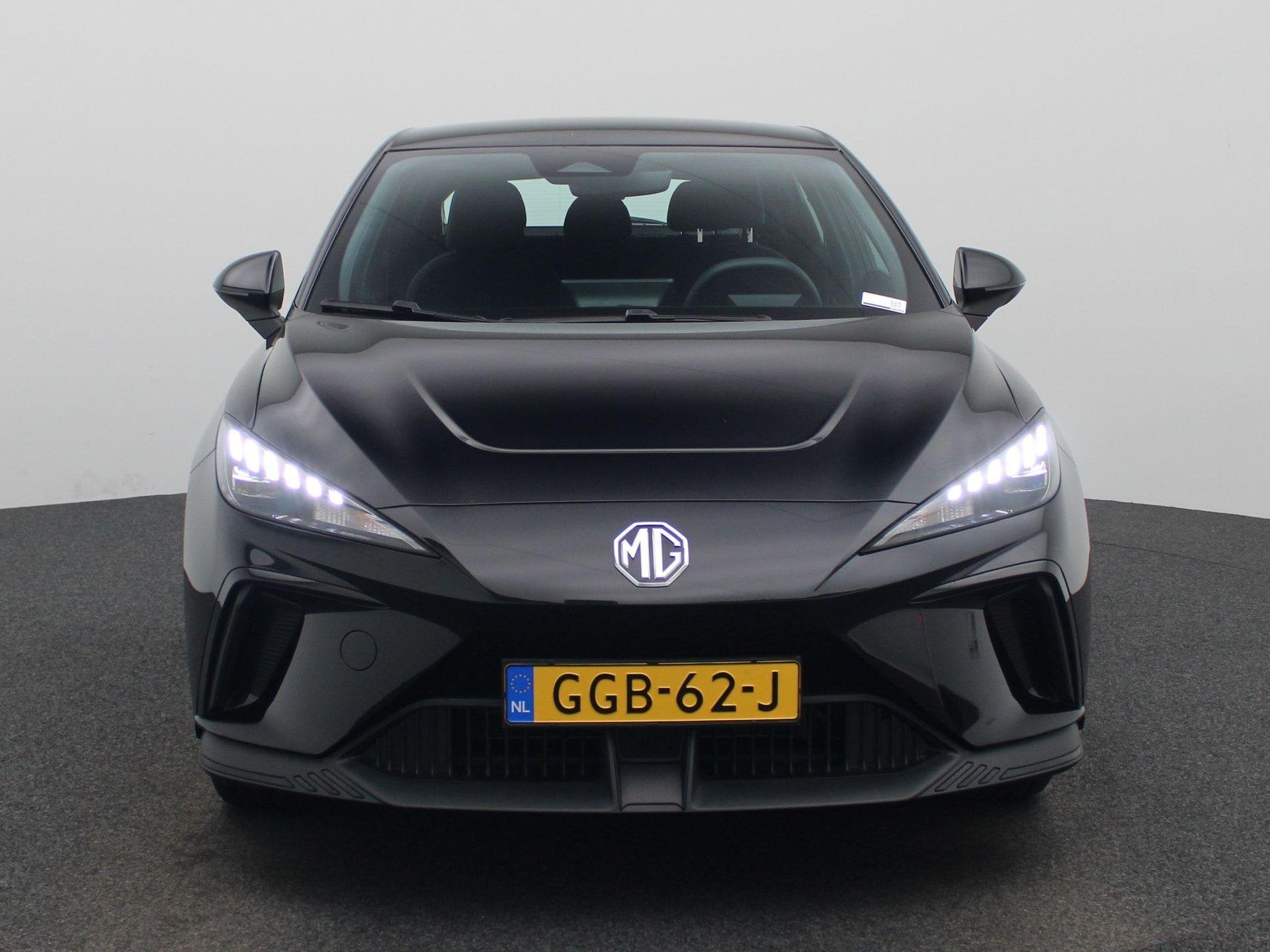 MG 4 Standard 51 kWh WLTP 320 KM | Apple Carplay/Android Aut, Auto's, Automaat, 12 maanden, Zwart, Parkeersensor
