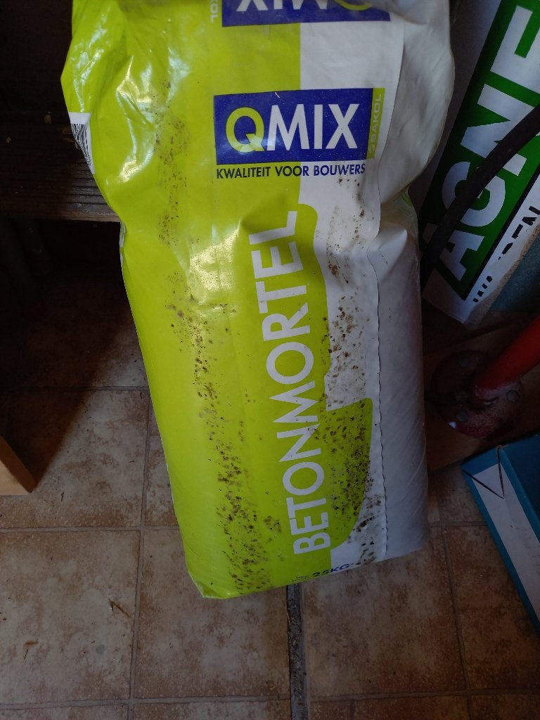 Betonmortel Qmix 25 kg nieuw, Doe-het-zelf en Verbouw, Metselstenen, Ophalen, Nieuw, Bakstenen