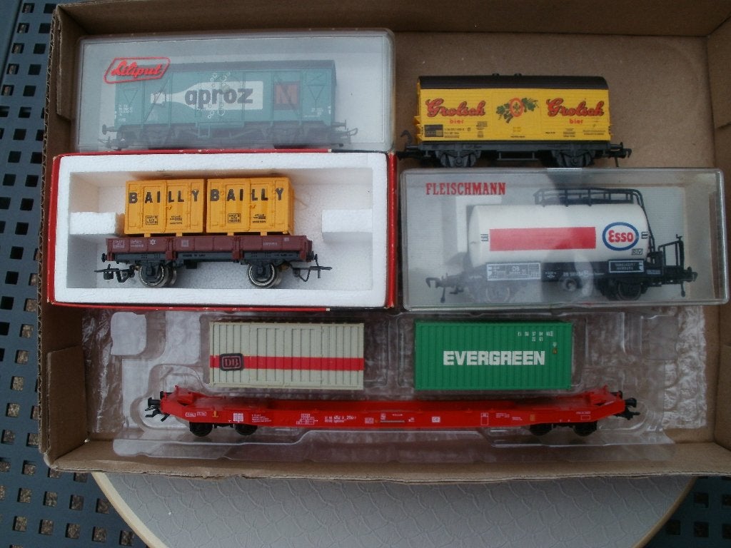 5x div. Ho Wagons Fleischman.Liliput Jouef.ook voor Marklin, Gelijkstroom of Wisselstroom, Wagon, Ophalen of Verzenden, Zo goed als nieuw