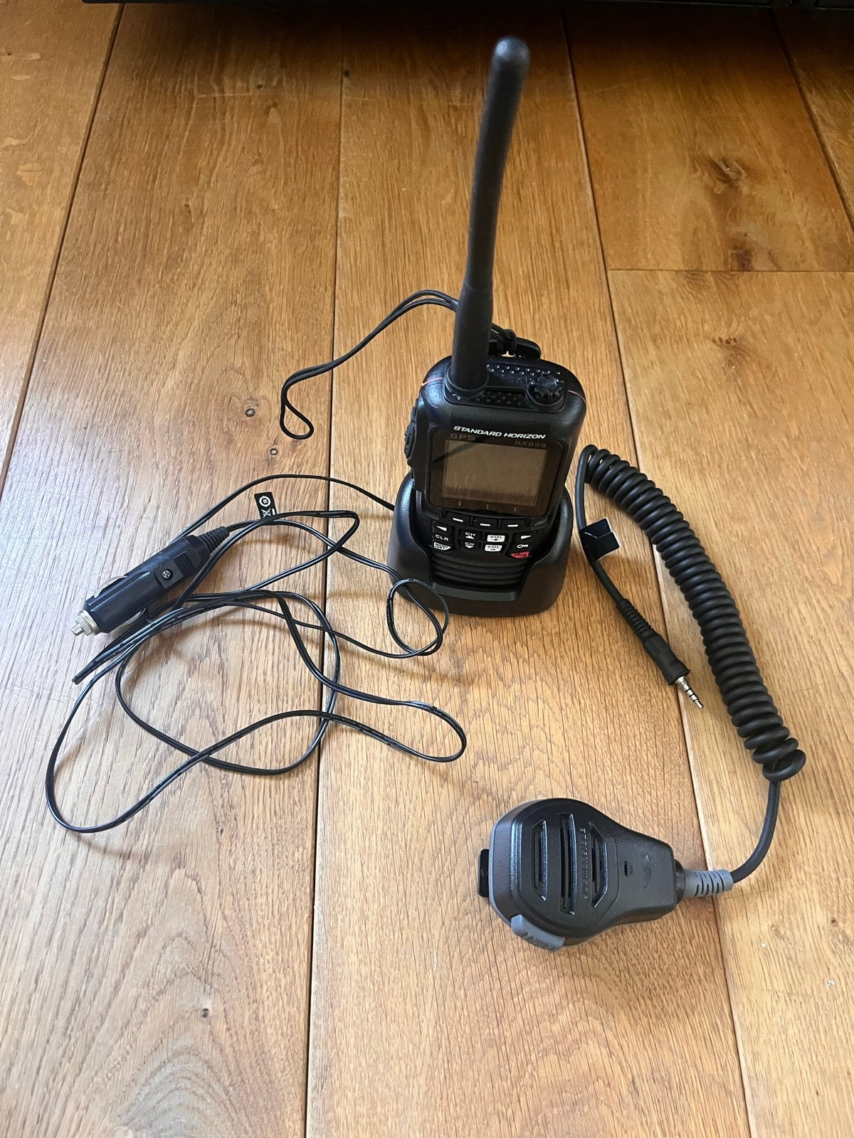 Marifoon met DSC / GPS  incl houder en handset, Watersport en Boten, Ophalen of Verzenden, Zo goed als nieuw, Overige typen