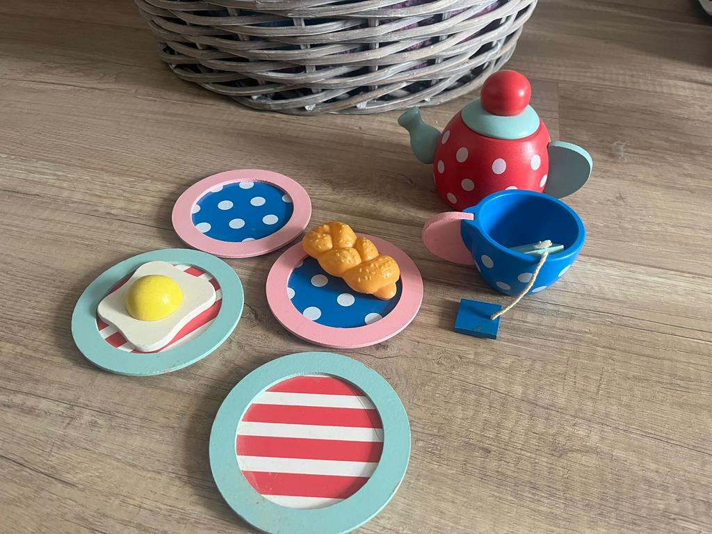 Houten speelgoed theeservies en kookset, Ophalen of Verzenden, Gebruikt, Jongen of Meisje