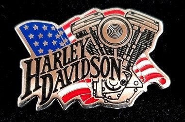 Harley Davidson pin met Amerikaanse vlag -, Verzenden, Nieuw, Transport, Speldje of Pin