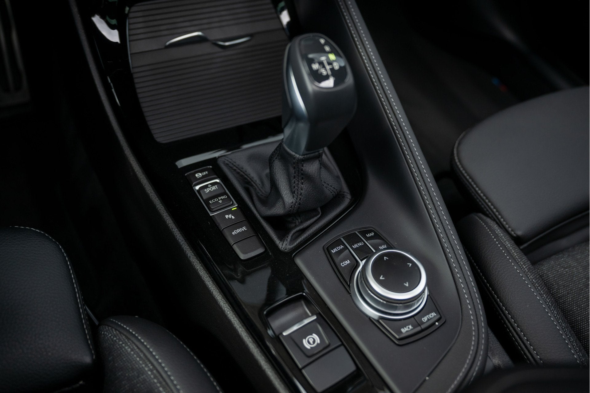 Foto 29 van BMW X2 xDrive25e | M-Sport | Navigatie | Panorama | Head-Up