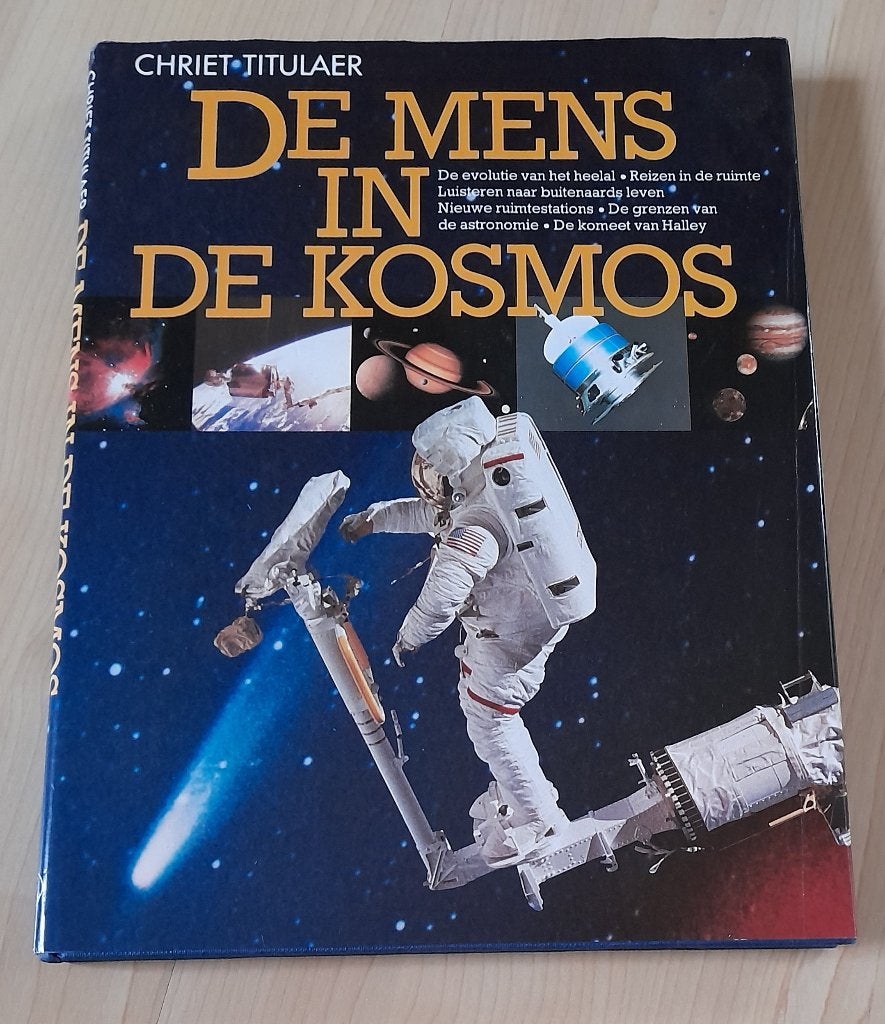 DE MENS IN DE KOSMOS Chriet Titulaer, Ophalen of Verzenden, Gelezen