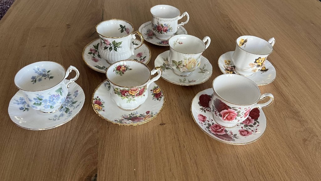 6 gebloemde kop en schotels, Ophalen