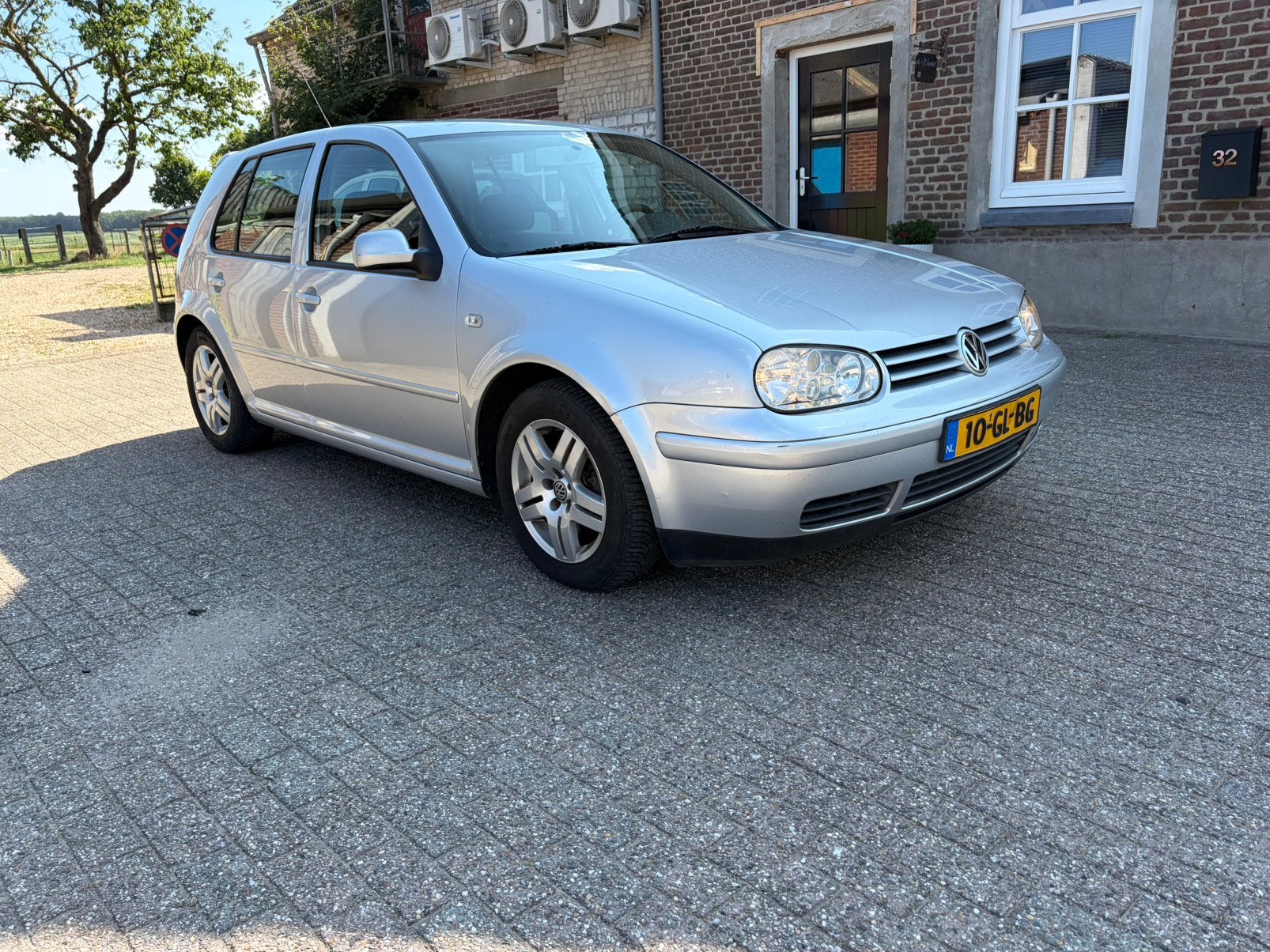 Volkswagen Golf 1.8 20V Turbo 110KW 2001 Grijs, Stof, Zwart, 4 cilinders, Origineel Nederlands
