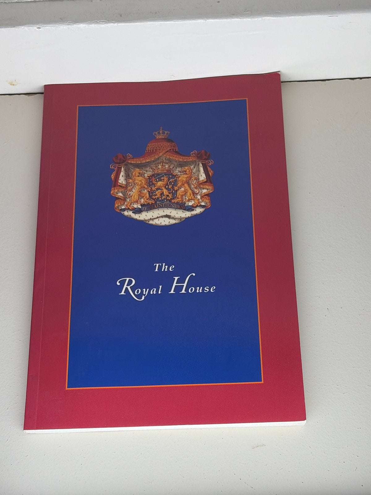 Boek: The Royal House - Geschiedenis Oranje-Nassau, Ophalen of Verzenden, Zo goed als nieuw, Nederland, Tijdschrift of Boek