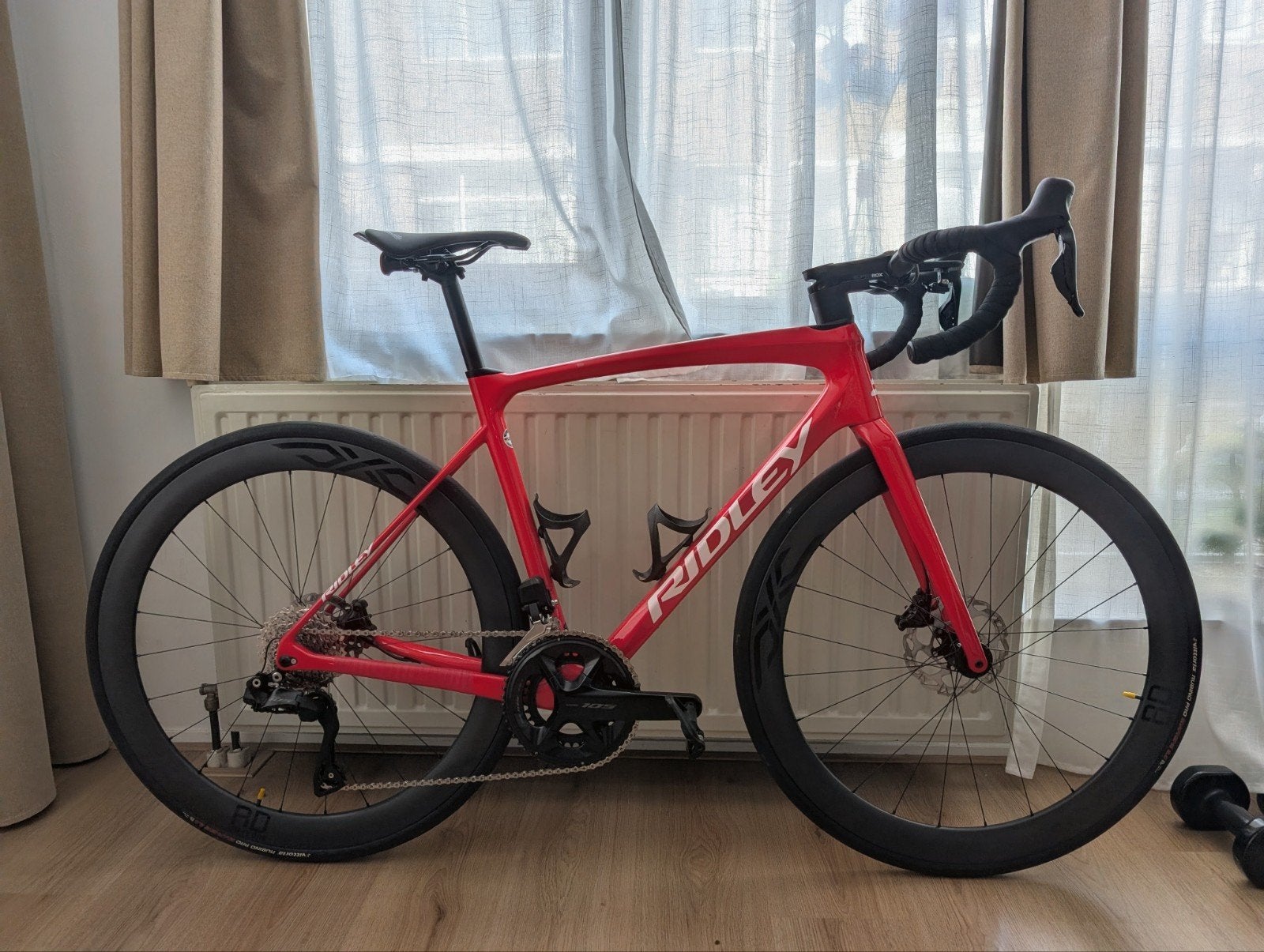 2025 Ridley Fenix Maat S (53) - Shimano 105 Di2, Fietsen en Brommers, 28 inch, Carbon, Heren, Zo goed als nieuw