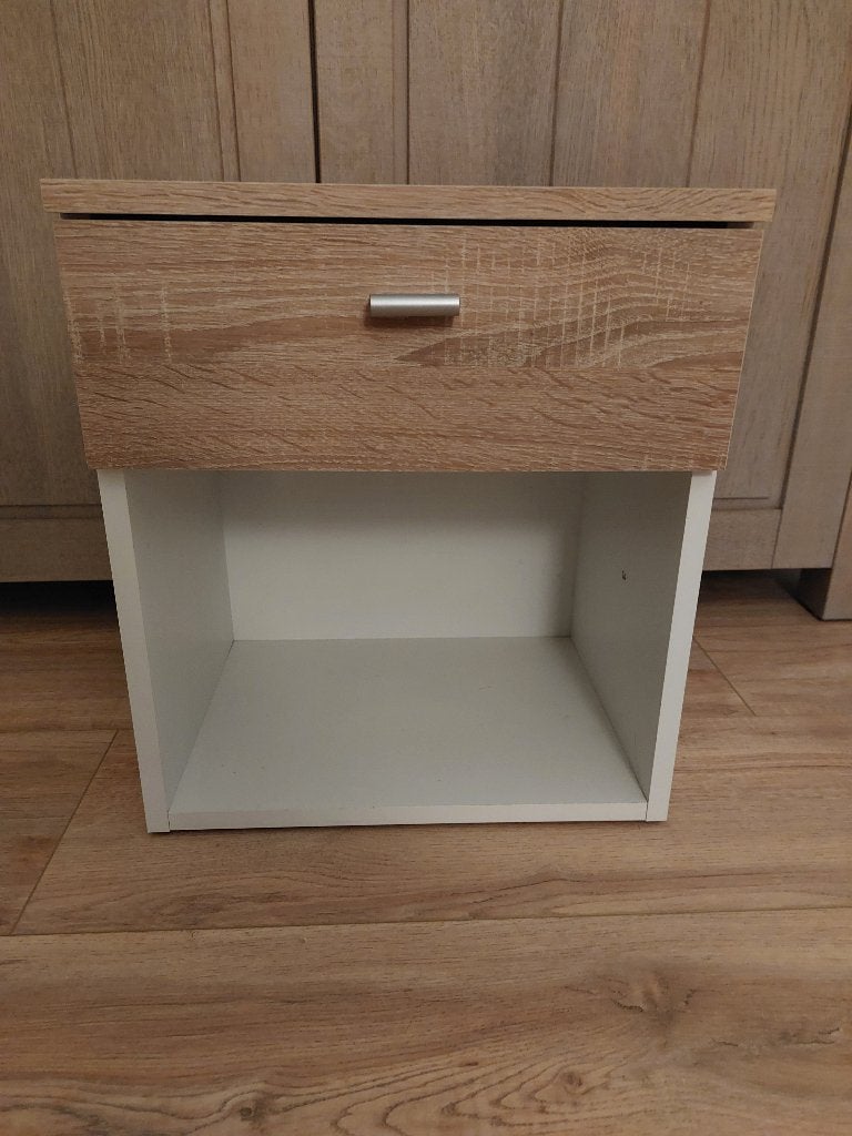 Nachtkastje, Huis en Inrichting, Slaapkamer | Nachtkastjes, Ophalen, Zo goed als nieuw, Minder dan 45 cm, 55 tot 70 cm