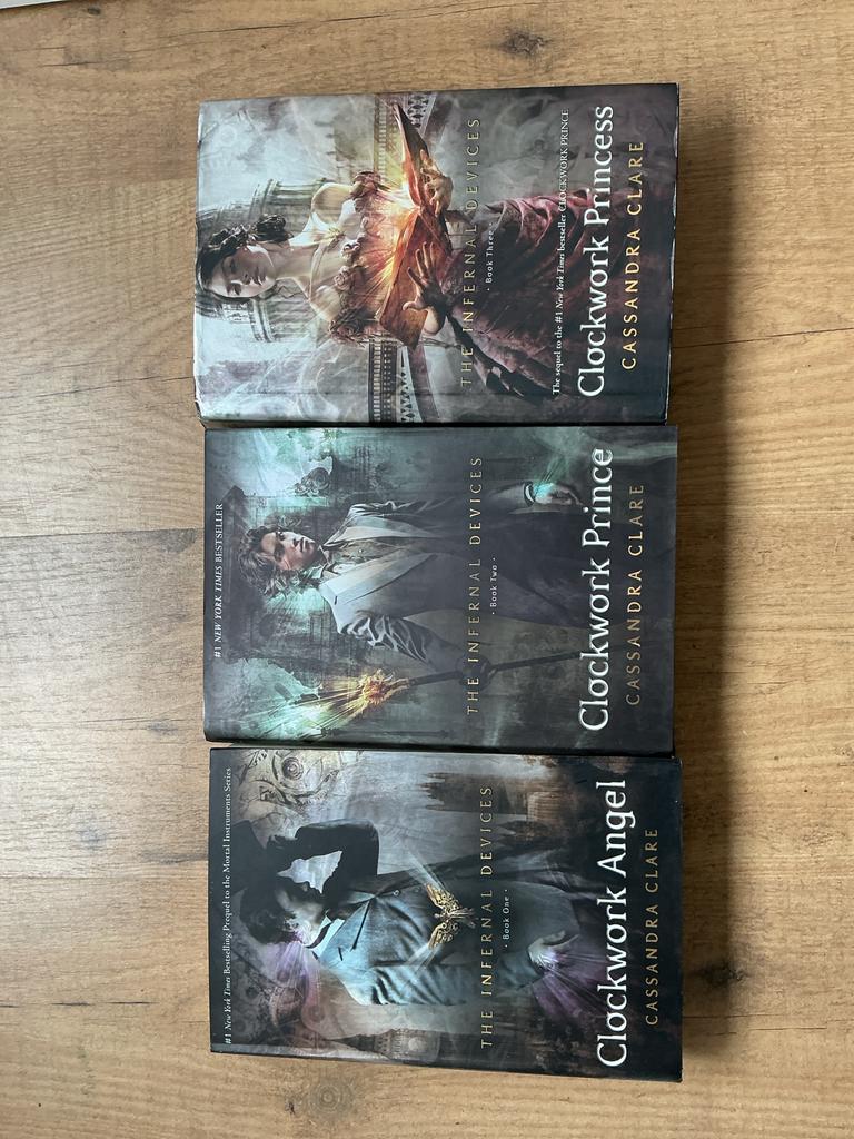 The Infernal Devices Trilogie - Cassandra Clare hardcover, Ophalen of Verzenden, Zo goed als nieuw