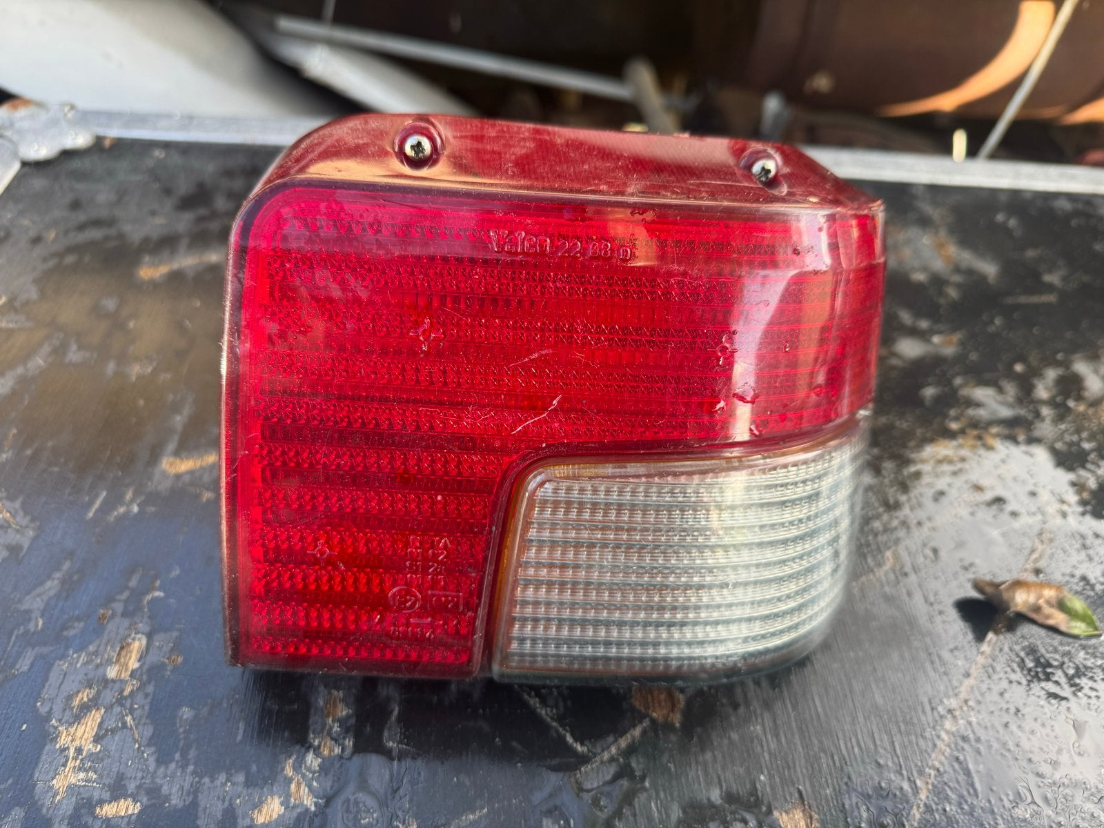 Achterlicht links Valeo 22 08, Ophalen
