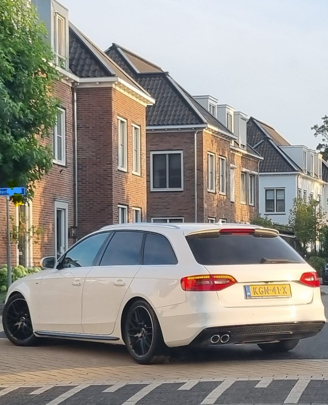 Audi A4 2.0 TDI 140KW Avant Multitron 2015 key-less go s4, Stof, Zwart, A4, Wit