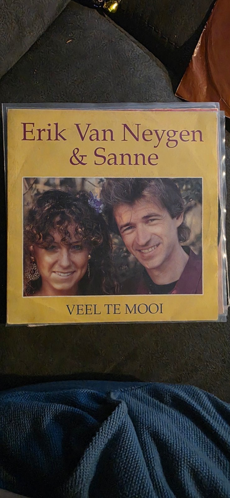 Erik Van Neygen & Sanne - Veel Te Mooi (7 inch vinyl single), Gebruikt, Originele persing, 7 inch, Ophalen of Verzenden