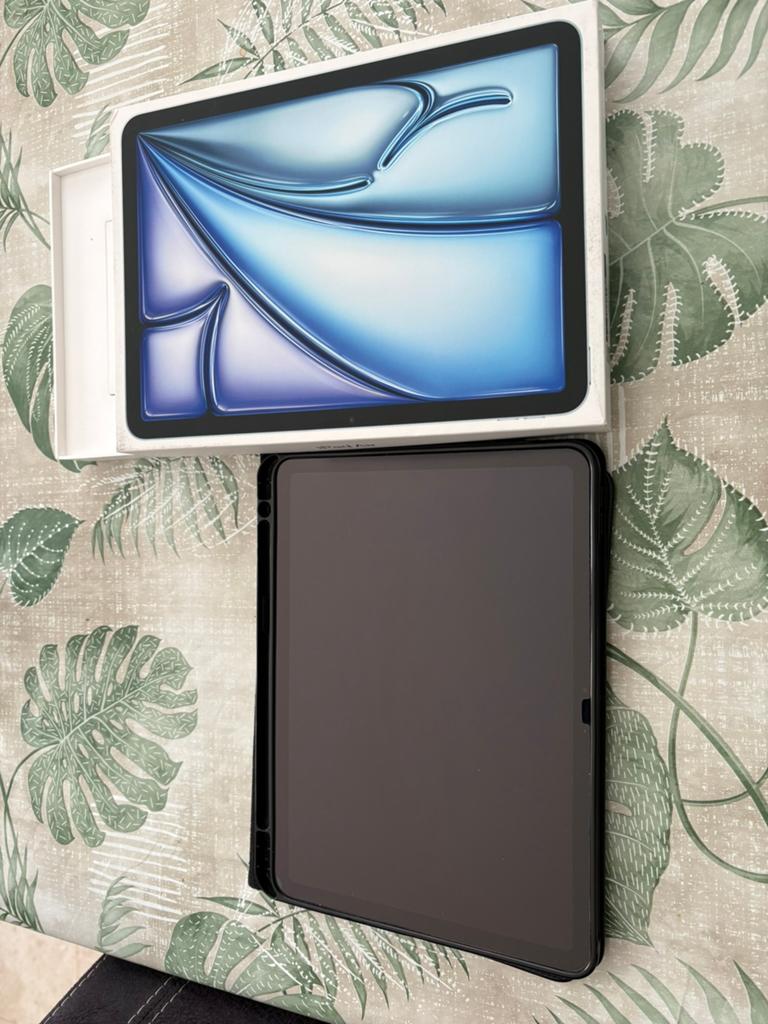 Te koop, Computers en Software, Apple iPads, Zo goed als nieuw, Apple iPad Air, Wi-Fi en Mobiel internet, 11 inch, 256 GB, Blauw