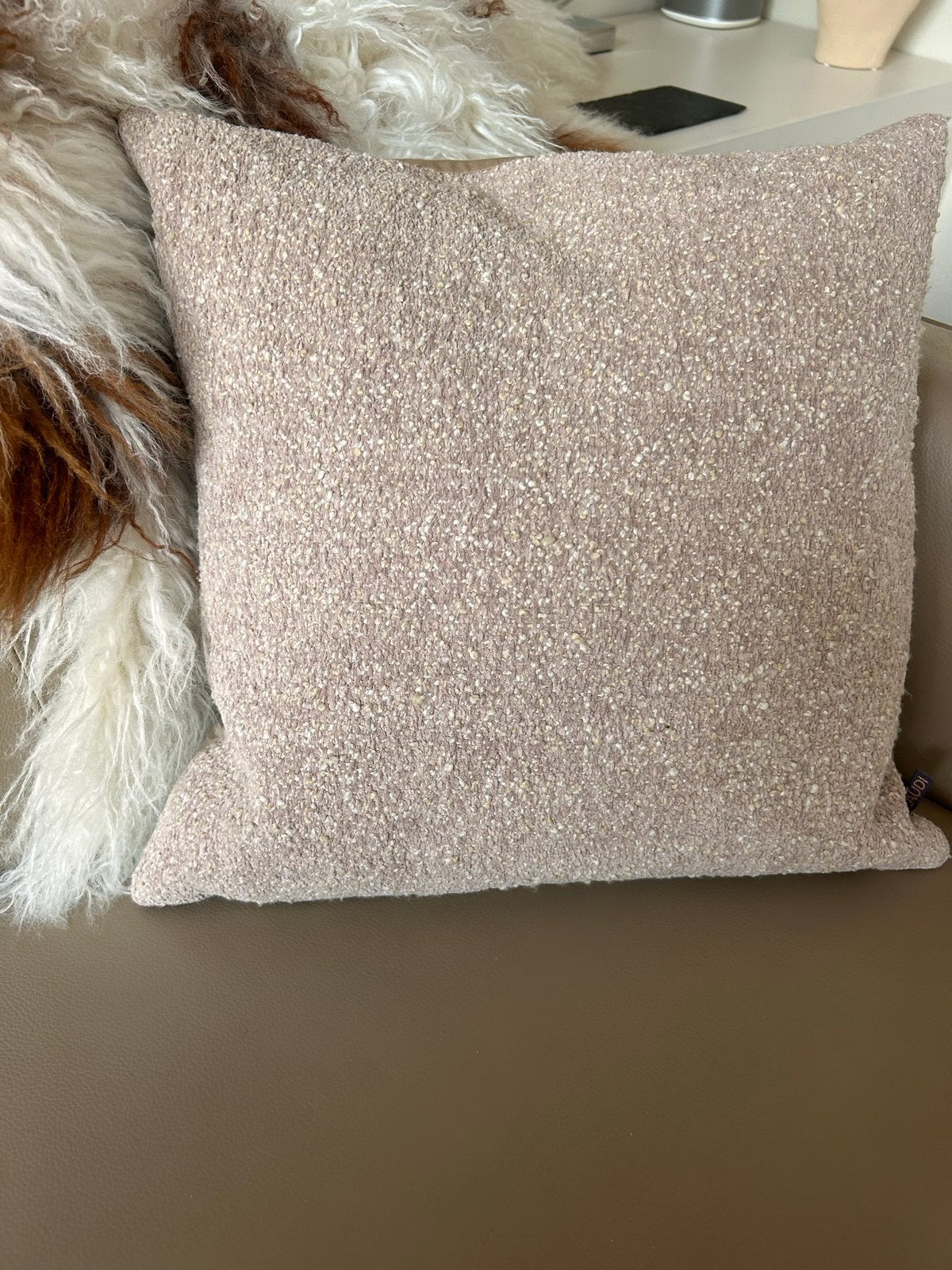 Claudi Sierkussen - zacht roze met iets wit en beige 45cm, Ophalen, Inclusief binnenkussen, Beige, Vierkant