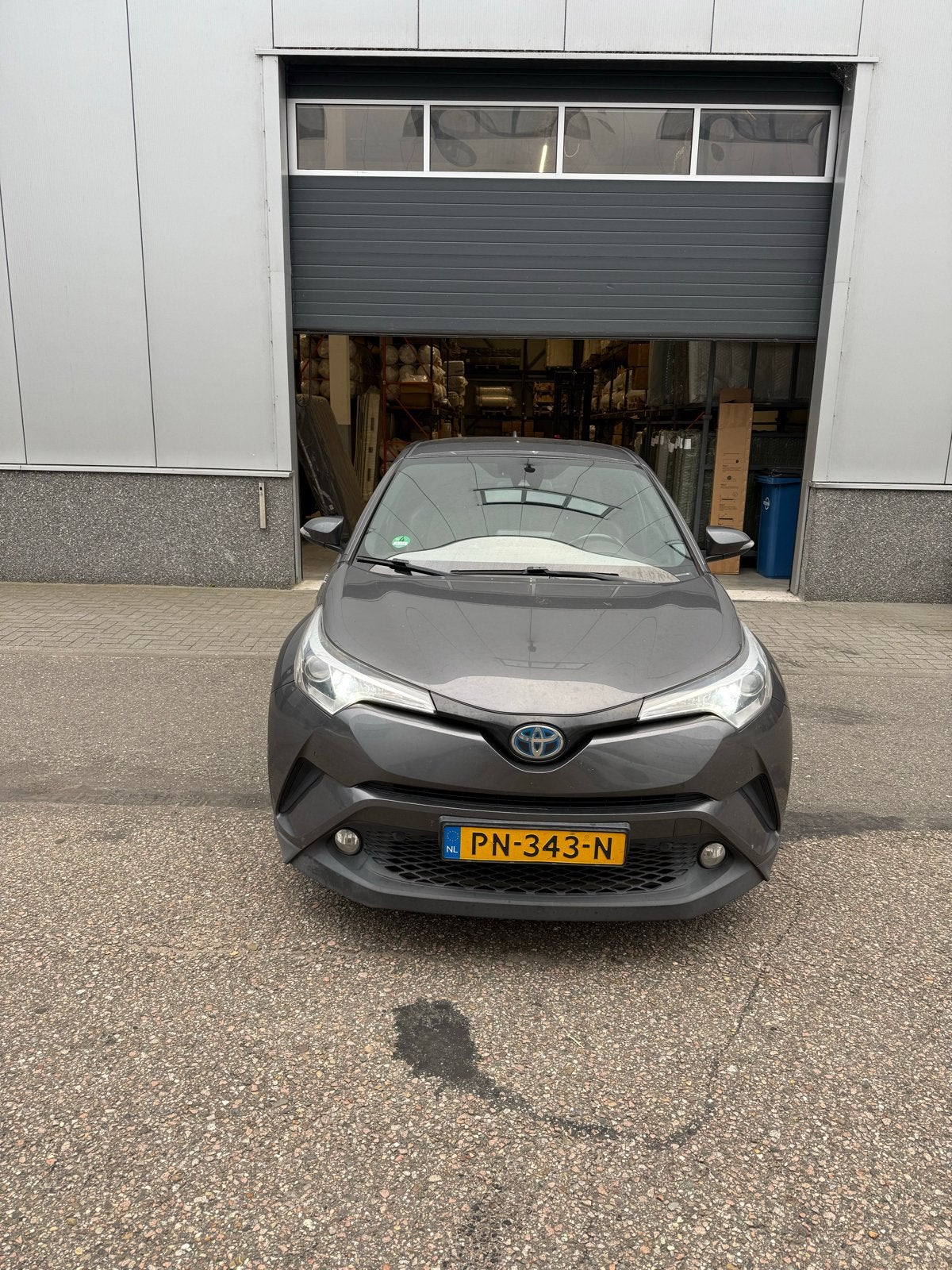Toyota C-HR 1.8 Hybrid 122pk CVT 2017 Grijs, 725 kg, 4 cilinders, 26 km/l, Hybride Elektrisch/Benzine