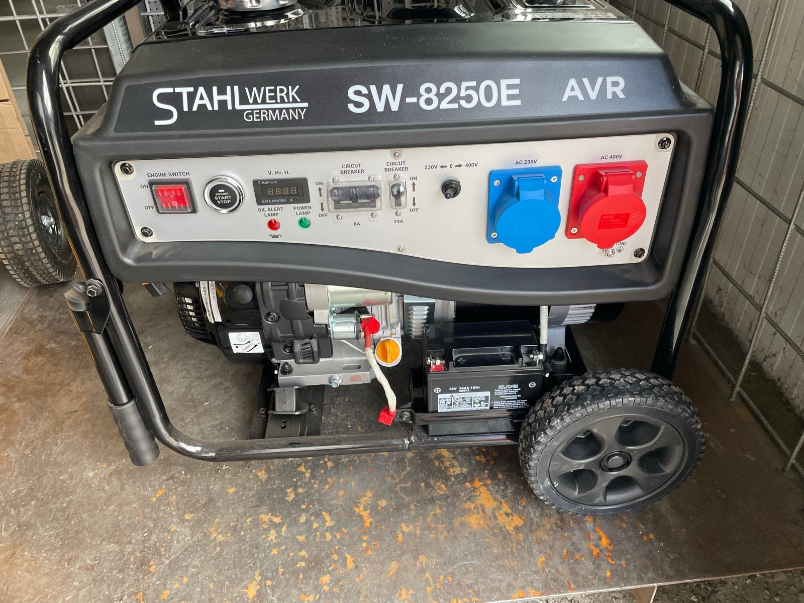 Stahlwerk SW-8250E Benzine Aggregaat 5500W/6500W, Ophalen, Elektrisch startend, Benzine, Nieuw