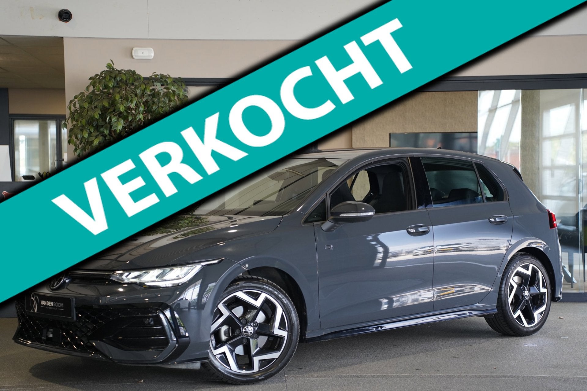 Volkswagen Golf 8.5 1.5 TSI 150PK 2x R-line Facelift Led ACC, Auto's, Voorwielaandrijving, Dealer onderhouden, 680 kg, 4 cilinders