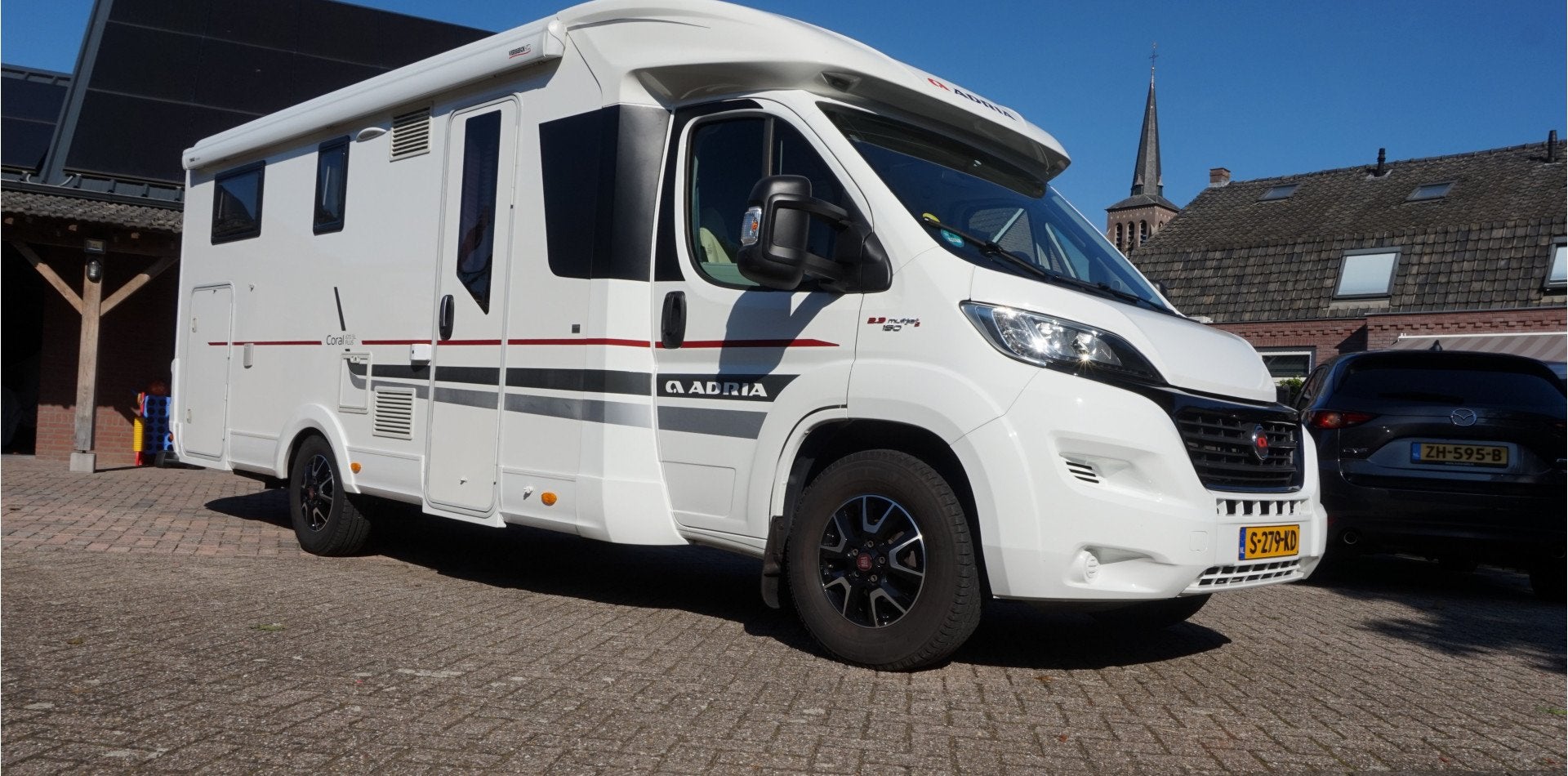 Adria CORAL S 670SL Automaat 150pk Airco Luchtvering Lengteb, Automaat, Ringverwarming, AutoSale B.V., 7 tot 8 meter