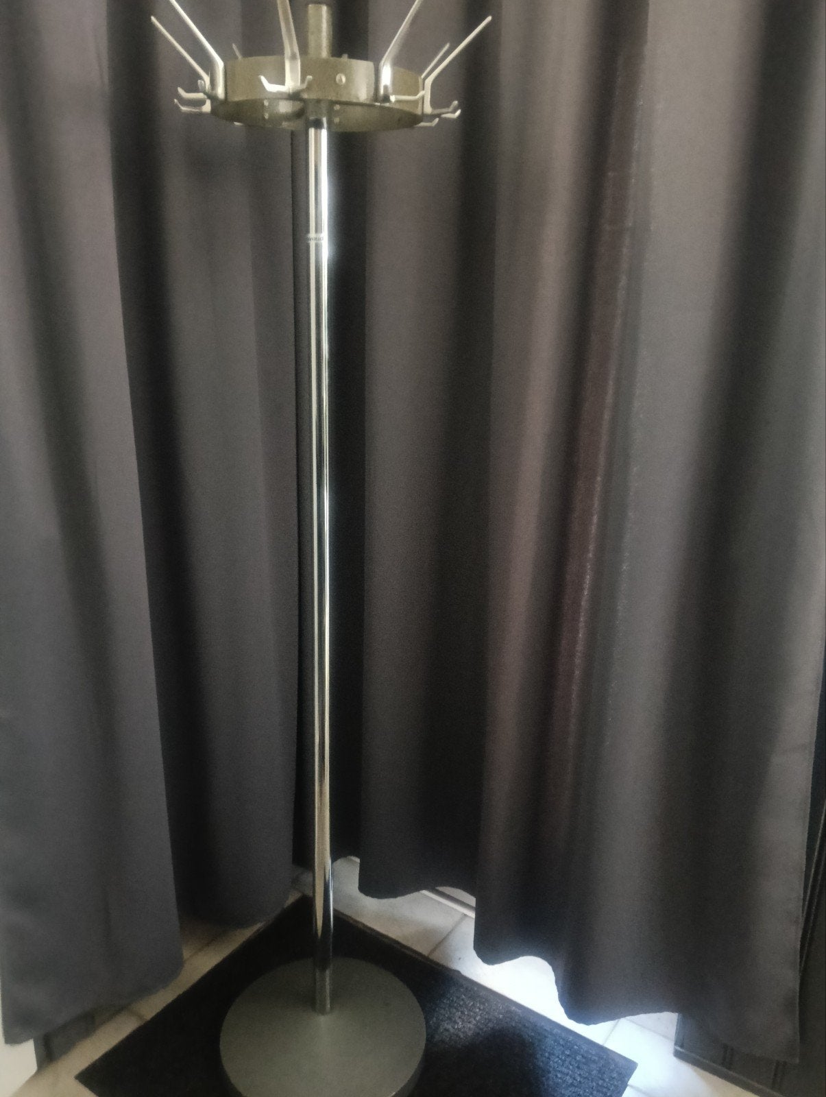 vintage cafe staande draaiende kapstok, Ophalen, 150 tot 200 cm