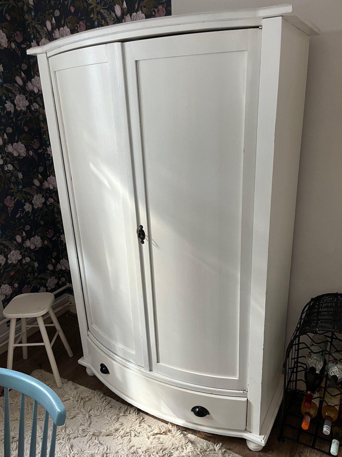 Brocante bolle kledingkast / kasten 2-deurs wit met lade, Ophalen, 100 tot 150 cm, Zo goed als nieuw, 150 tot 200 cm
