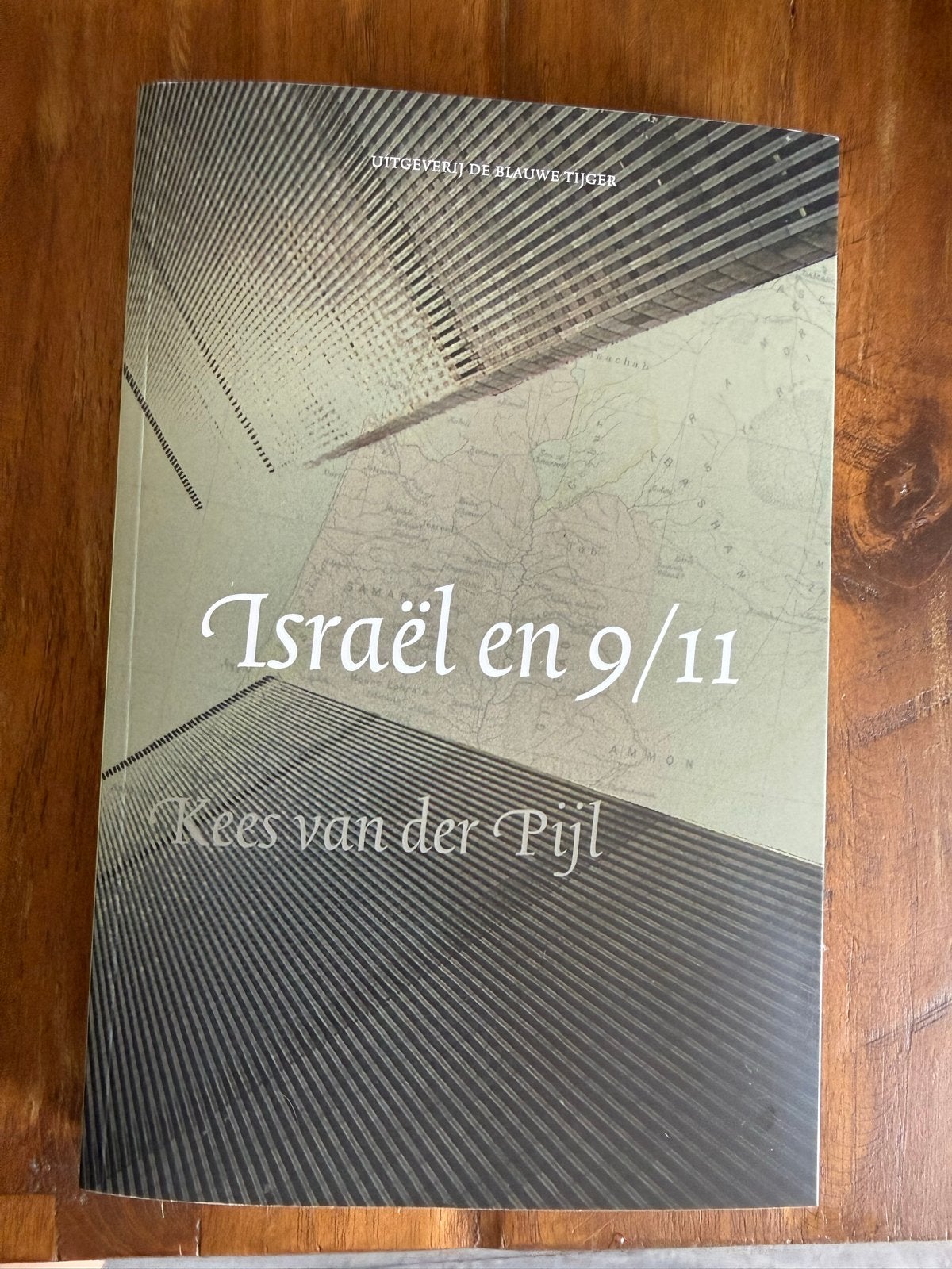 Israël en 9/11 - Kees van der Pijl, Ophalen of Verzenden, Zo goed als nieuw, Nederland