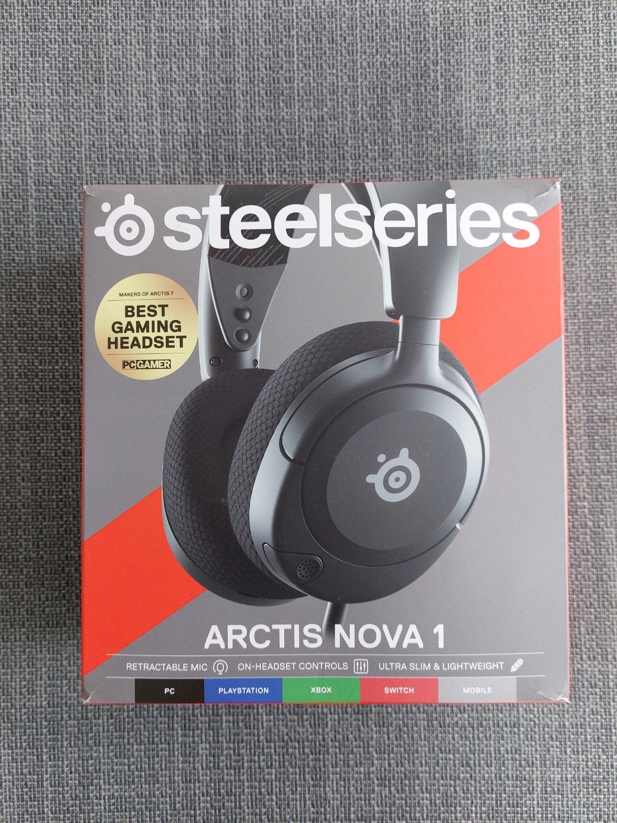 Steelseries Arctis Nova 1, Ophalen of Verzenden, Zo goed als nieuw, Inklapbaar, Zwart