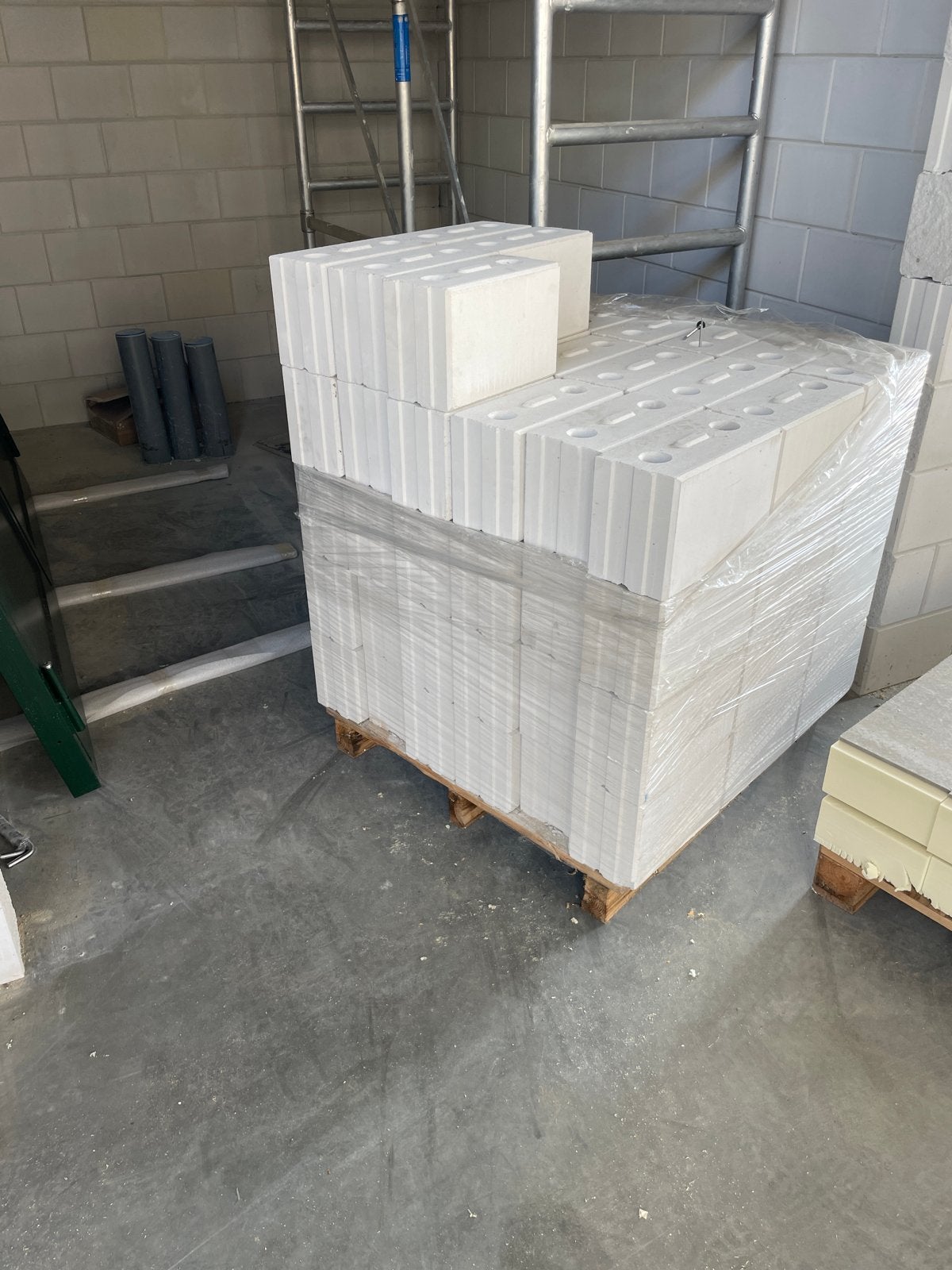 Kalkzandsteen 150 mm vellingblokken op pallet, Ophalen, Nieuw, Kalkzandstenen