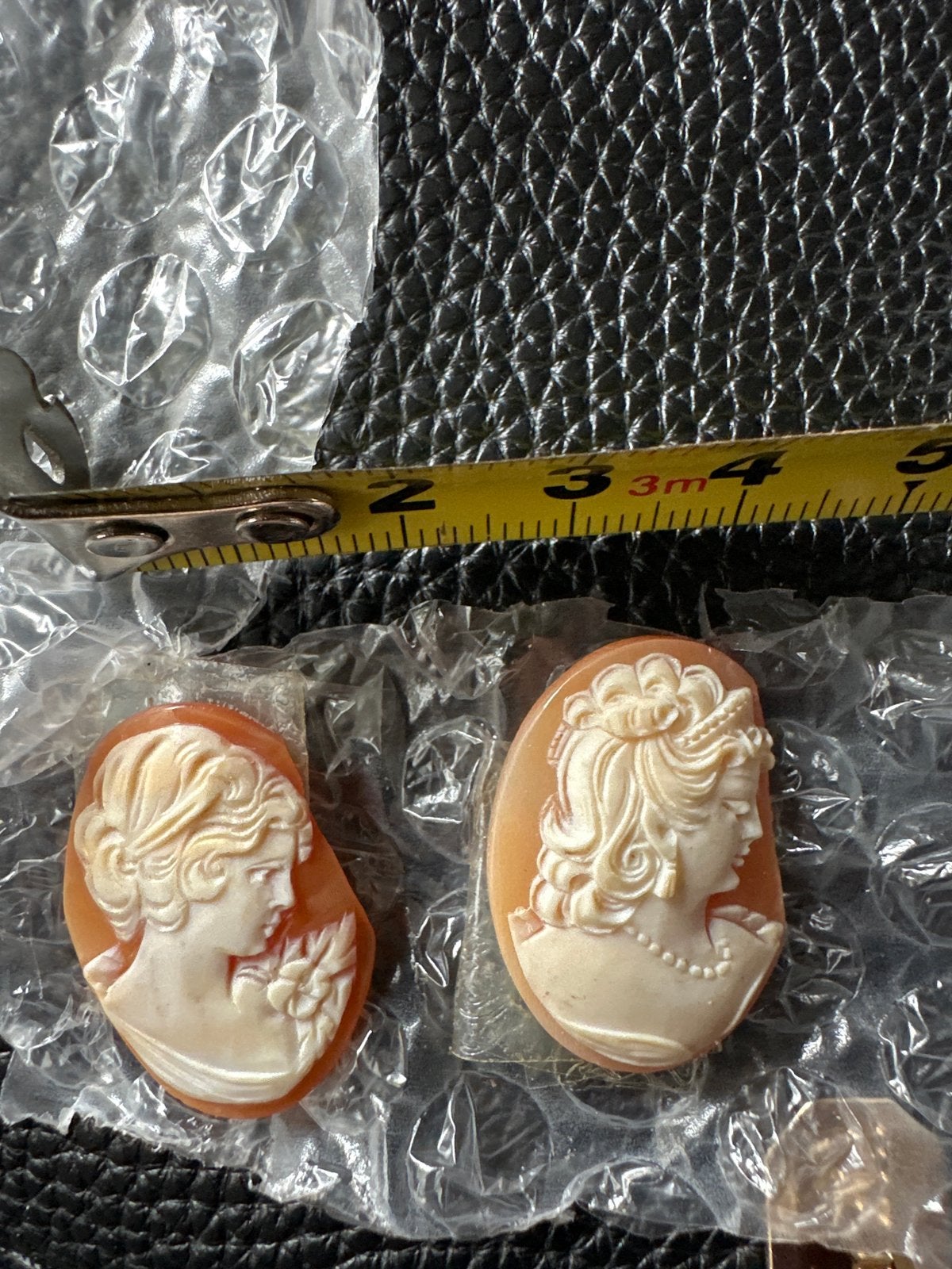 Set van 2 Vintage Cameeën - Klassieke Profielen, Sieraden, Tassen en Uiterlijk, Ophalen of Verzenden, Overige materialen, Hanger