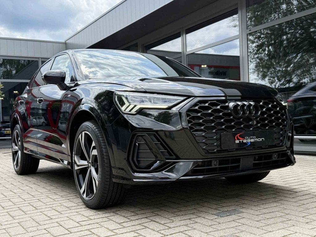 Audi Q3 Sportback 45 TFSI e 3X S Line Pano/Keyless/360 /Trek, Auto's, Winterpakket, 1715 kg, Alcantara, Zwart
