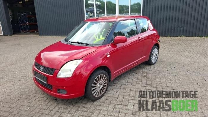 Scherm links-voor van een Suzuki Swift, Gebruikt, -, -, Ophalen of Verzenden