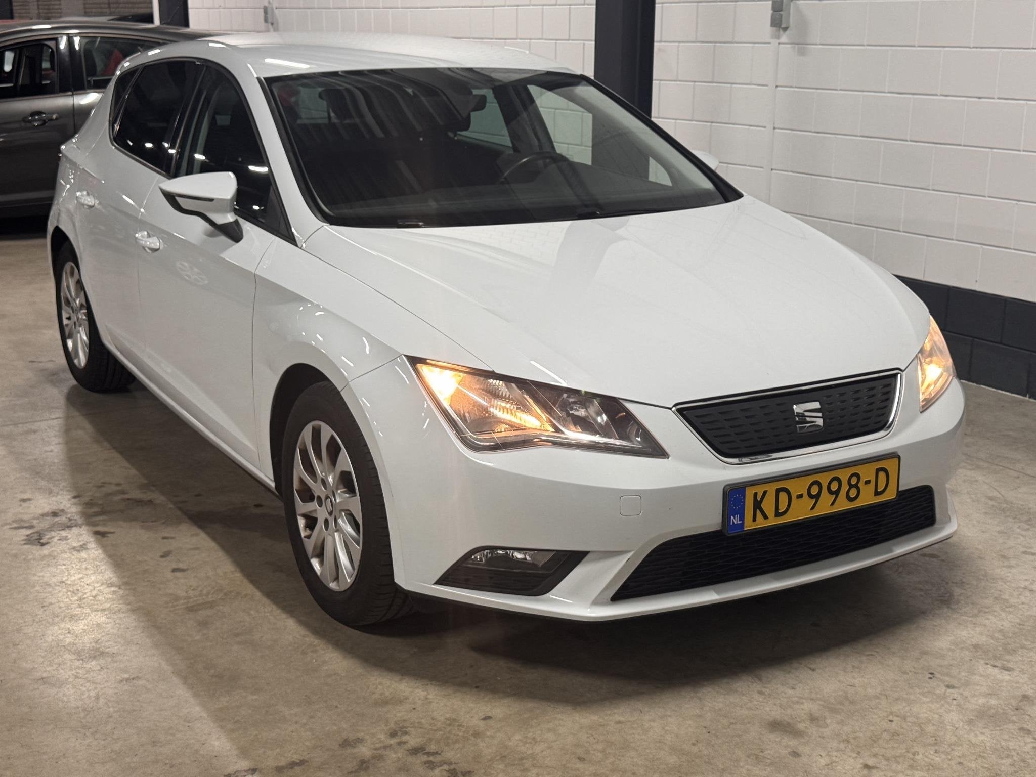 SEAT Leon 1.0 EcoTSI Style Connect Vol Jaar APK, Voorwielaandrijving, Stof, Gebruikt, Leon