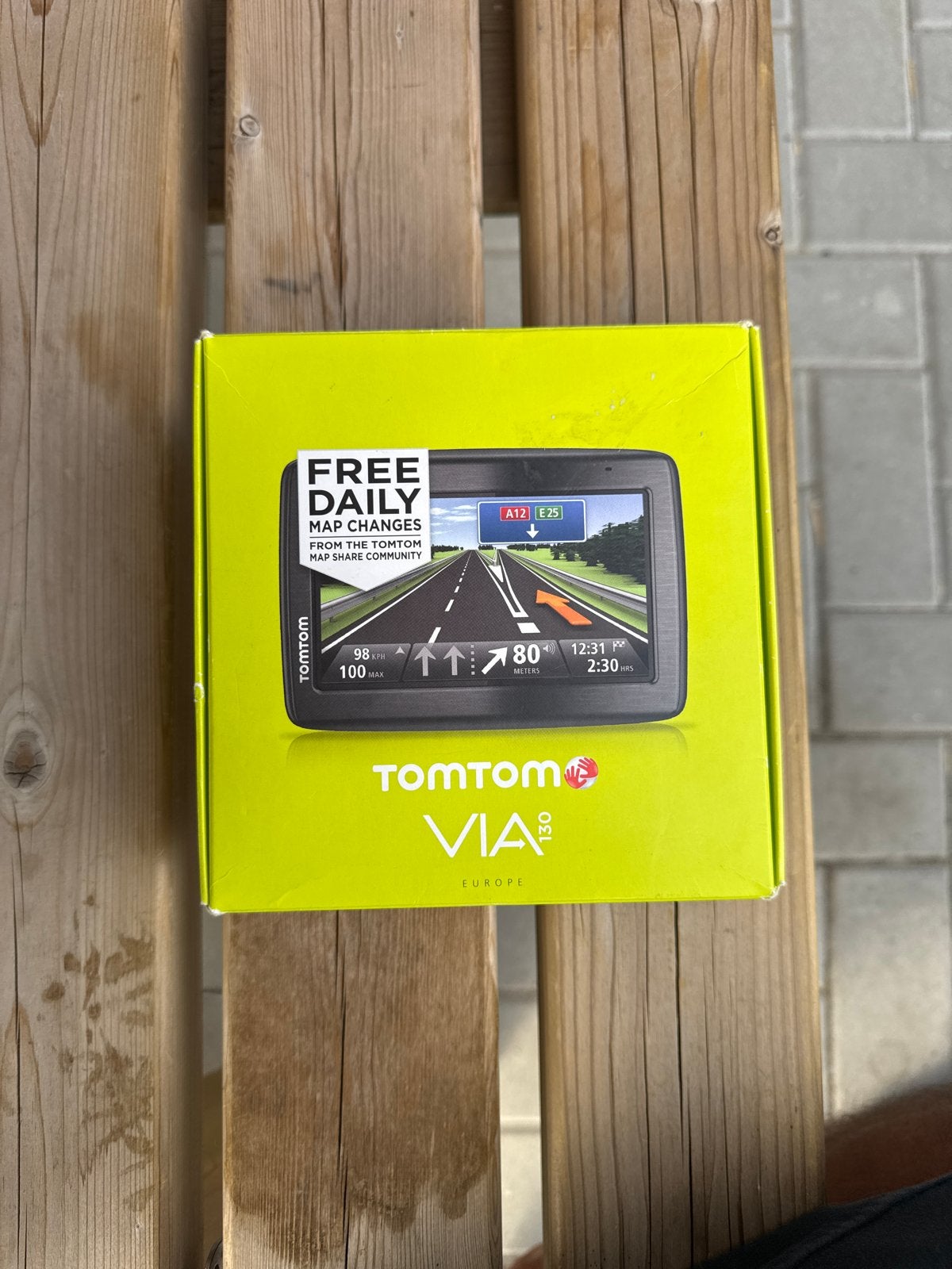 TomTom Via 130 Europe GPS Navigatiesysteem, Ophalen of Verzenden, Zo goed als nieuw