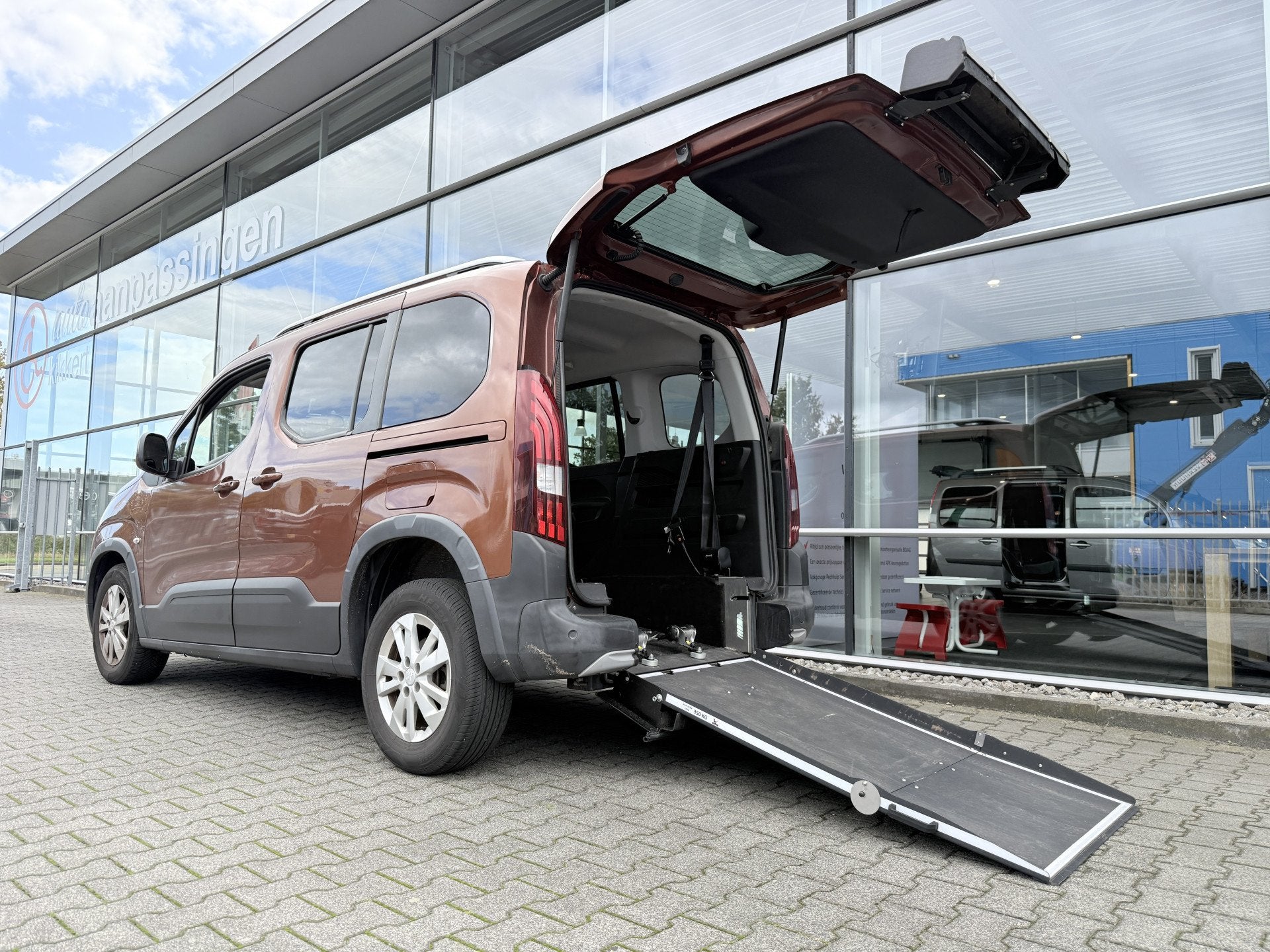 Peugeot Rifter 3+1 Rolstoelauto 1.2 Puretech Allure (Mooie r, Voorwielaandrijving, Stof, Gebruikt, 3 cilinders