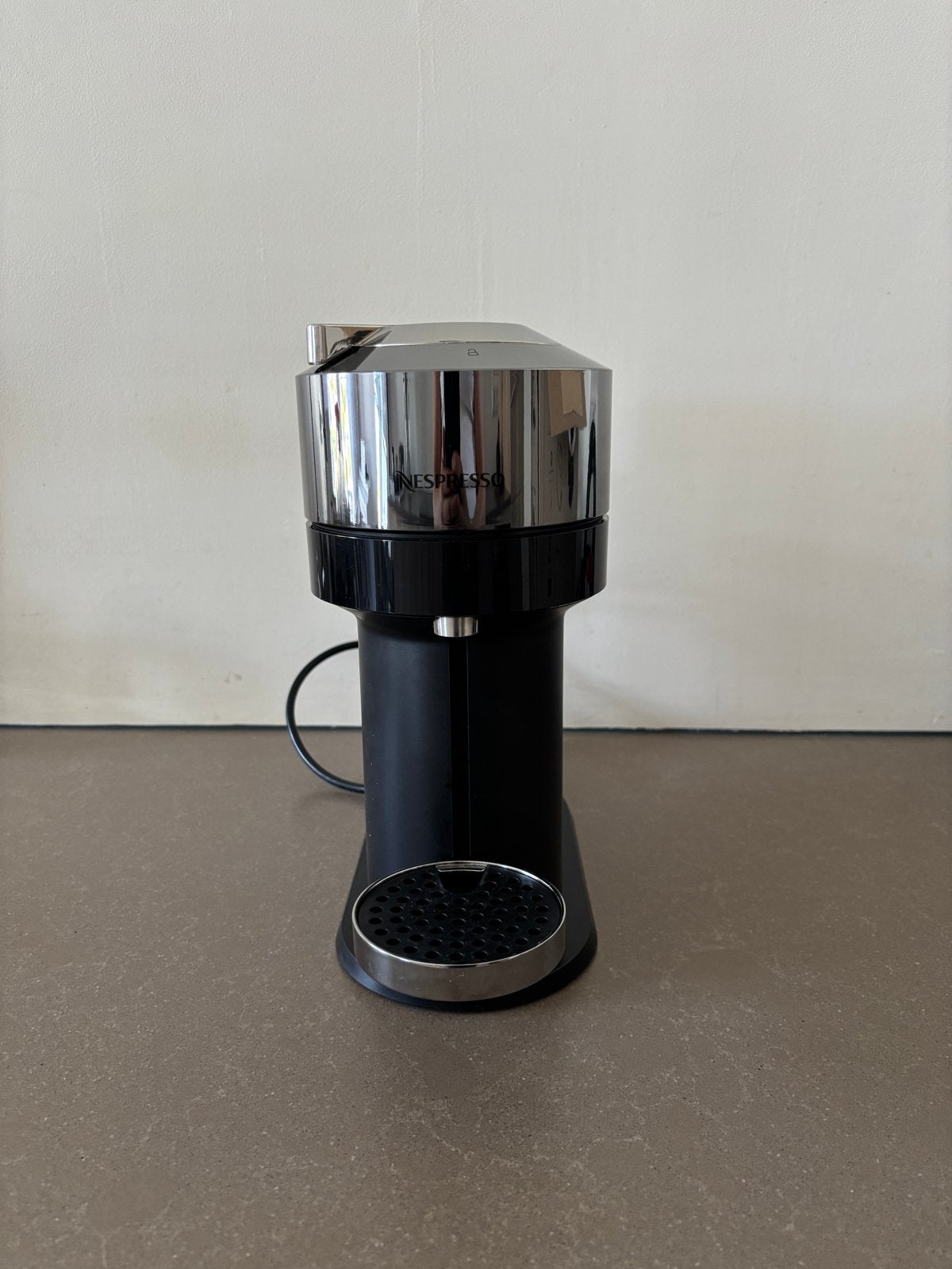 Nespresso Vertuo Next Koffiemachine - Zo goed als nieuw, 10 kopjes of meer, Koffiemachine, Ophalen of Verzenden, Zo goed als nieuw