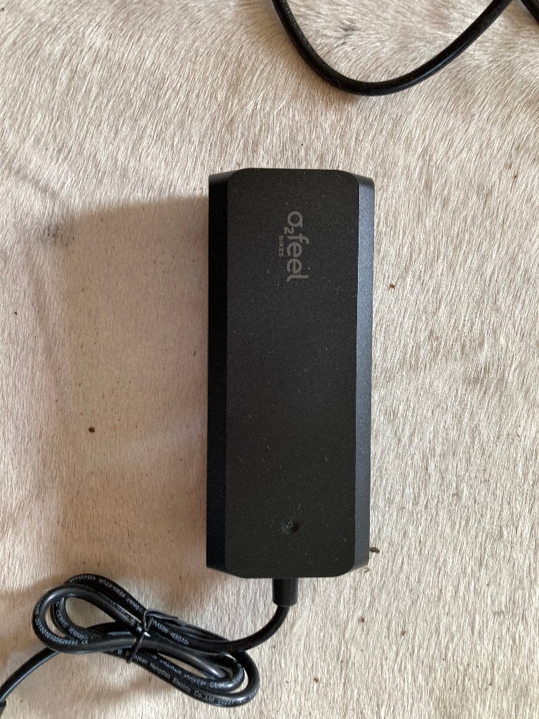 accu lader 36v 4ah 3 pin, Nieuw