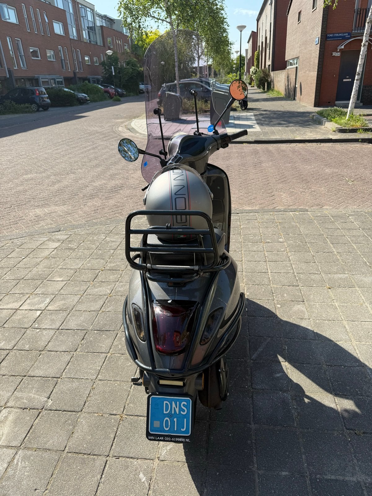 Vespa primavera Scooter - Grijs, Compleet met Windscherm, Fietsen en Brommers, Scooters | Vespa, Ophalen, Gebruikt, Overige modellen