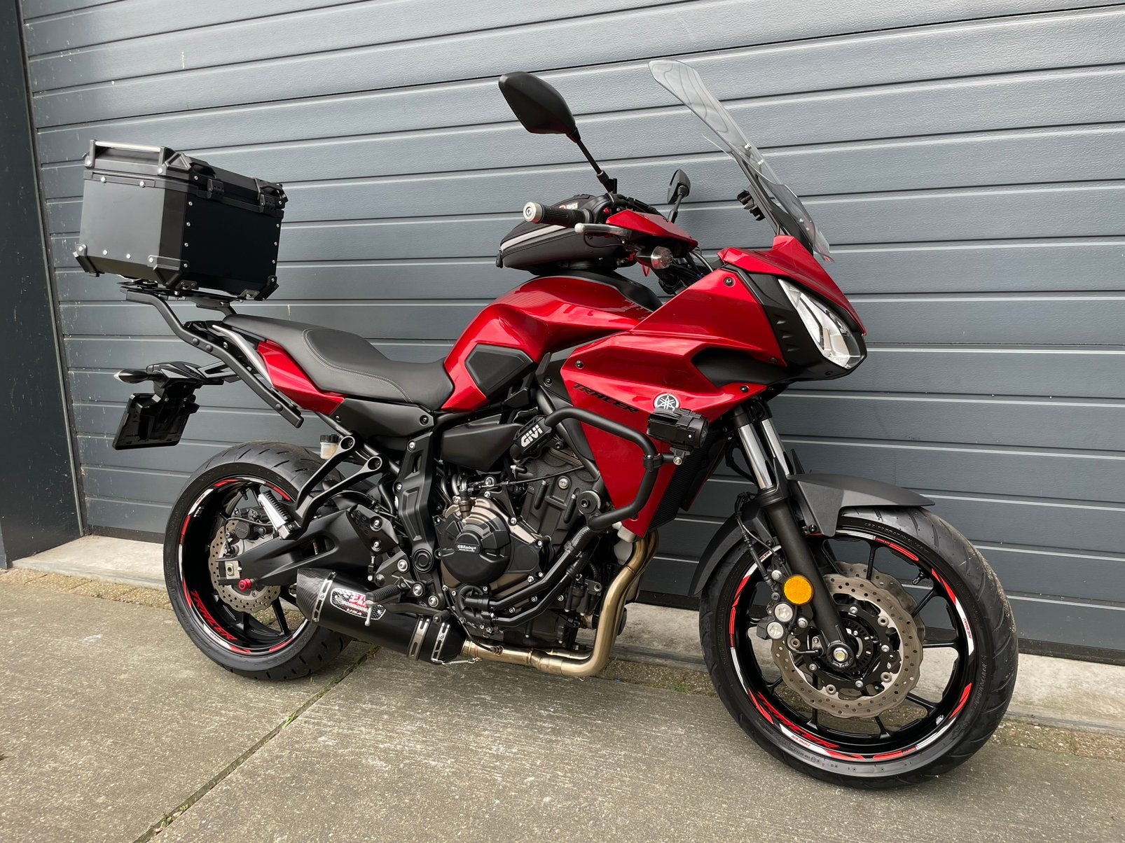 Yamaha Tracer 700: Uniek, Vol, Led, Sportuit, handvatverw, 2 cilinders, Occasion, Bedrijf, Meer dan 35 kW