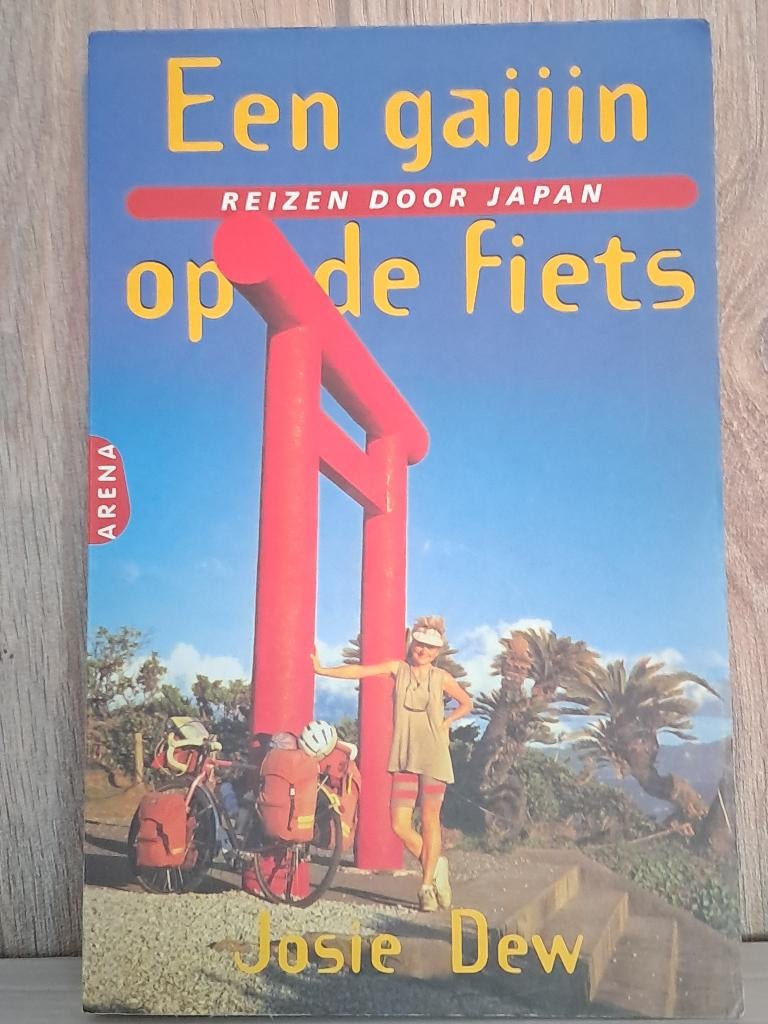 Een gaijin op de fiets | Josie Dew | Reizen door Japan, Boeken, Ophalen of Verzenden, Gelezen, Josie Dew, Europa