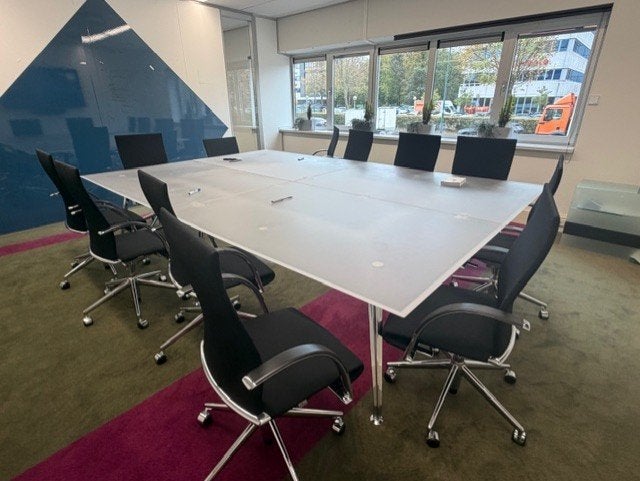 Design vergadertafel 340x230 cm met 12 Ahrend stoelen, 2sets, Gebruikt, 200 cm of meer, Ophalen of Verzenden, Vijf personen of meer