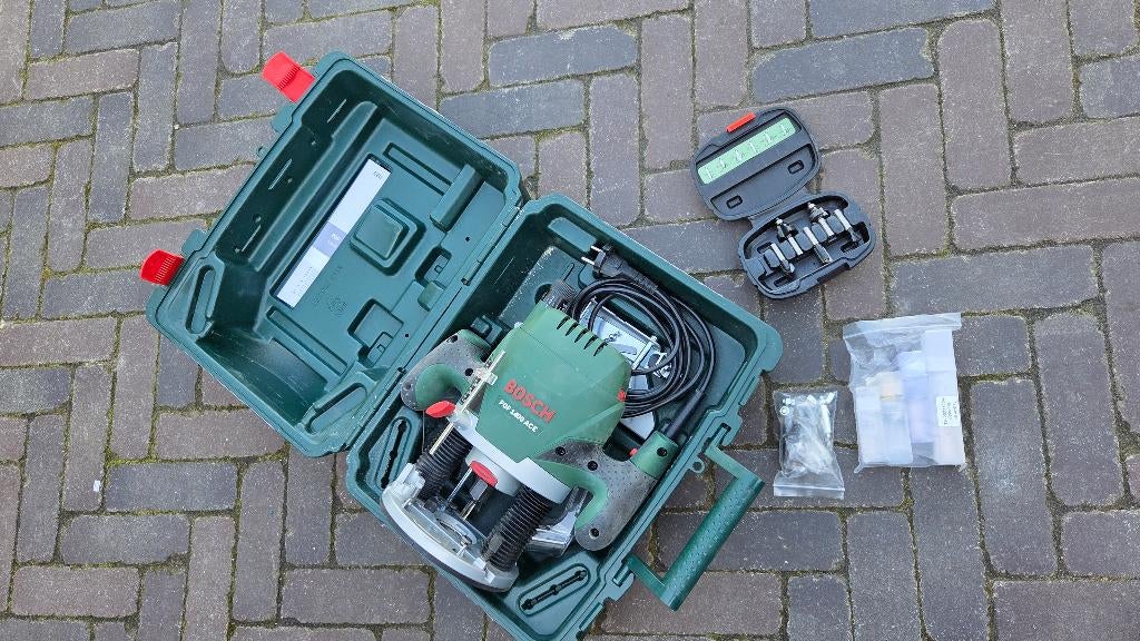 Zo goed als nieuwe Bosch POF 1400 ACE Bovenfrees (1400W), Ophalen of Verzenden, Zo goed als nieuw, Bovenfrees, Bosch groen