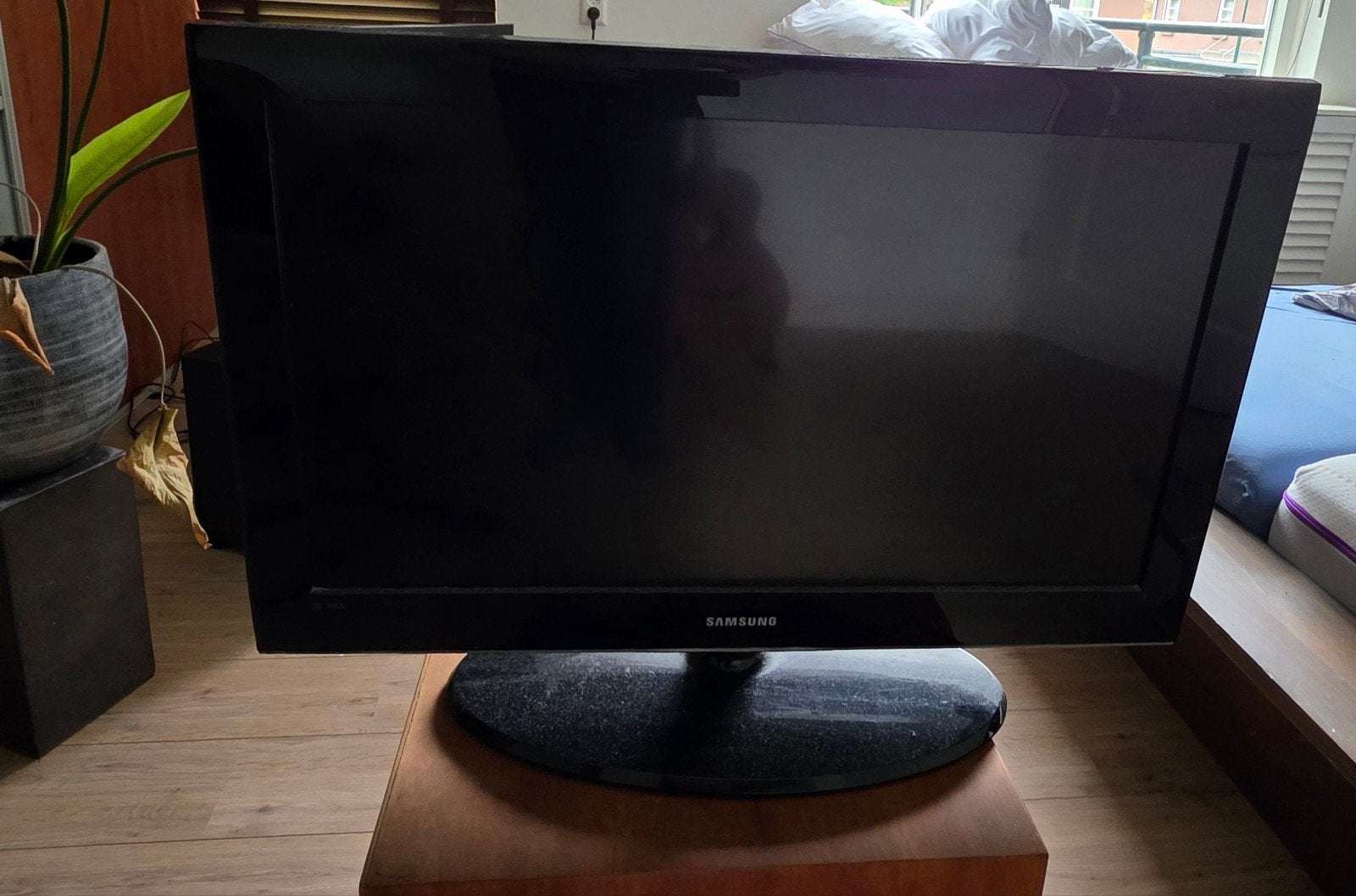 Samsung TV 32 inch inclusief voet