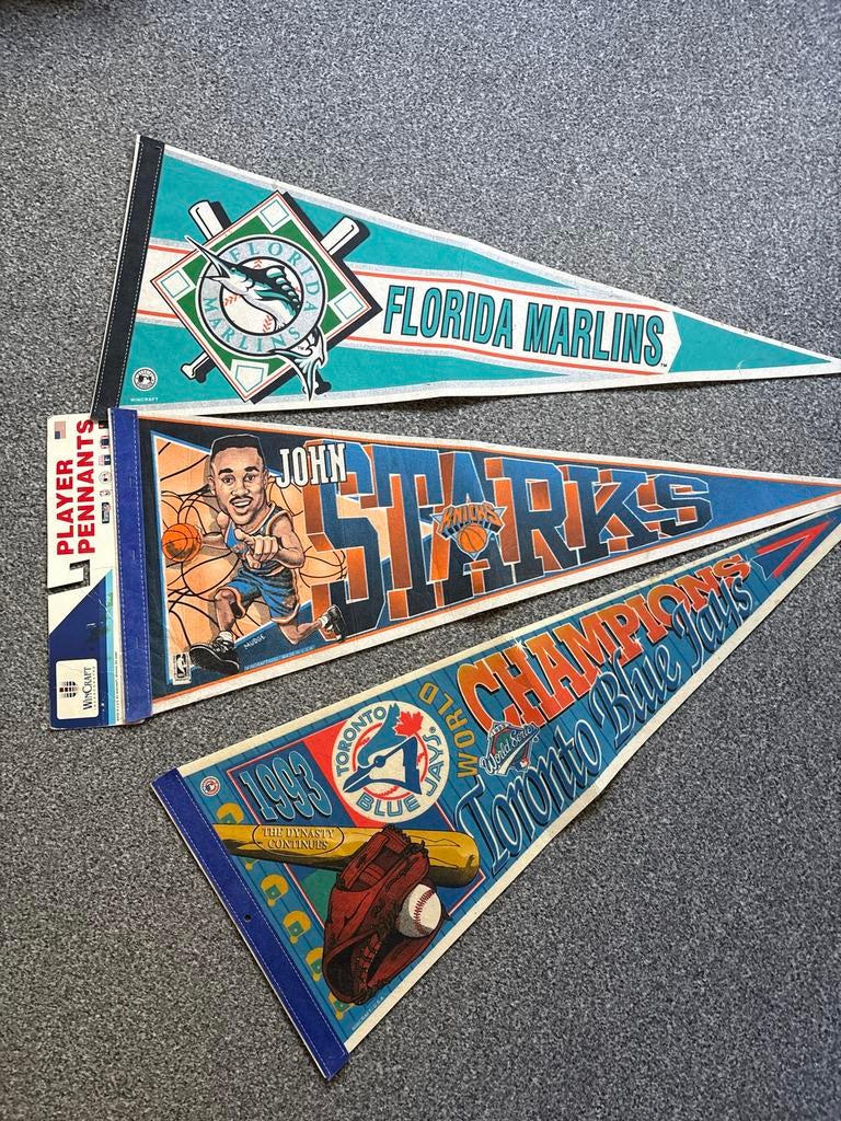 Vintage Sport Vaantjes: Florida Marlins, John Starks, Toront, Ophalen of Verzenden, Zo goed als nieuw, Buitenlandse clubs, Vaantje of Sjaal