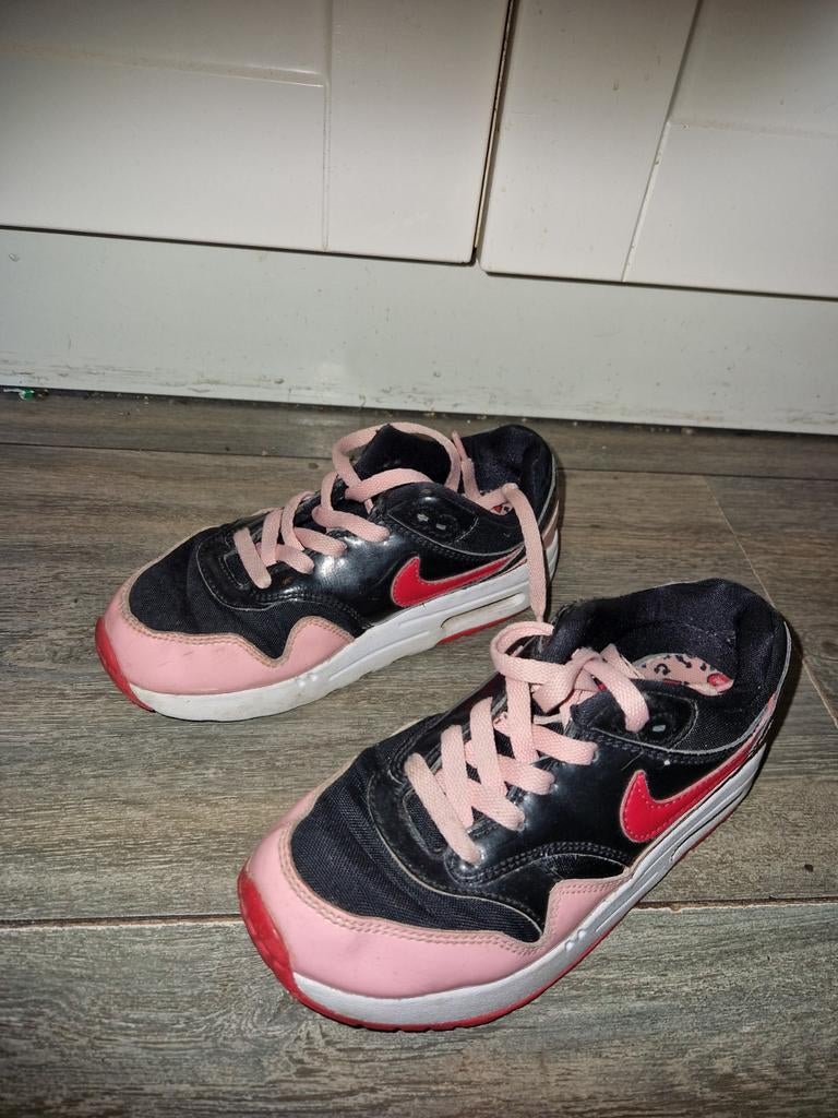 Nike 33.5, Ophalen of Verzenden, Jongen of Meisje, Sportschoenen