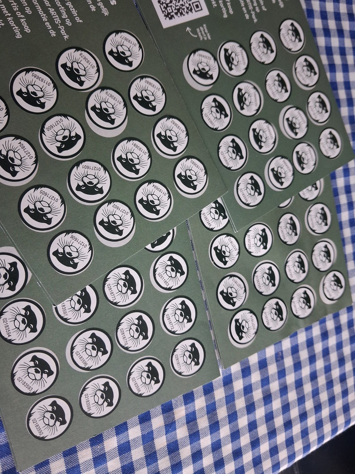 4 x volle artis zegel kortingskaart, Verzamelen, Supermarktacties, Dekamarkt, Ophalen of Verzenden