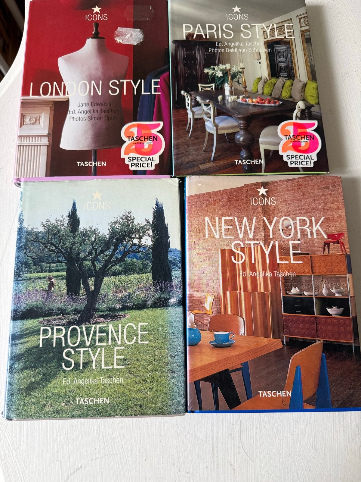 Taschen Icons Style Boeken: London, Paris, Provence, New Yor, Ophalen, Gelezen