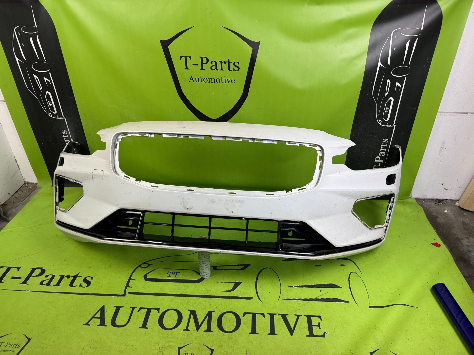 volvo s60 v60 voorbumper bumper r design, Auto-onderdelen, Gunnar Engellaus vag 8
405 31  Gothenburg, SE, Info@volvocars.com, Nieuw
