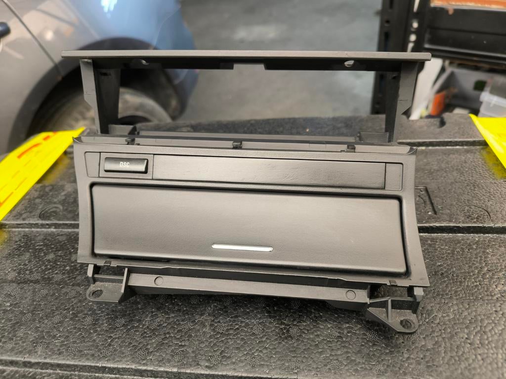 BMW E46 Aircoframe Radio Relocation Frame, Gebruikt, Info@bmw.de, Ophalen of Verzenden, BMW AG, Petuelring 130, 80788 München, Duitsland
