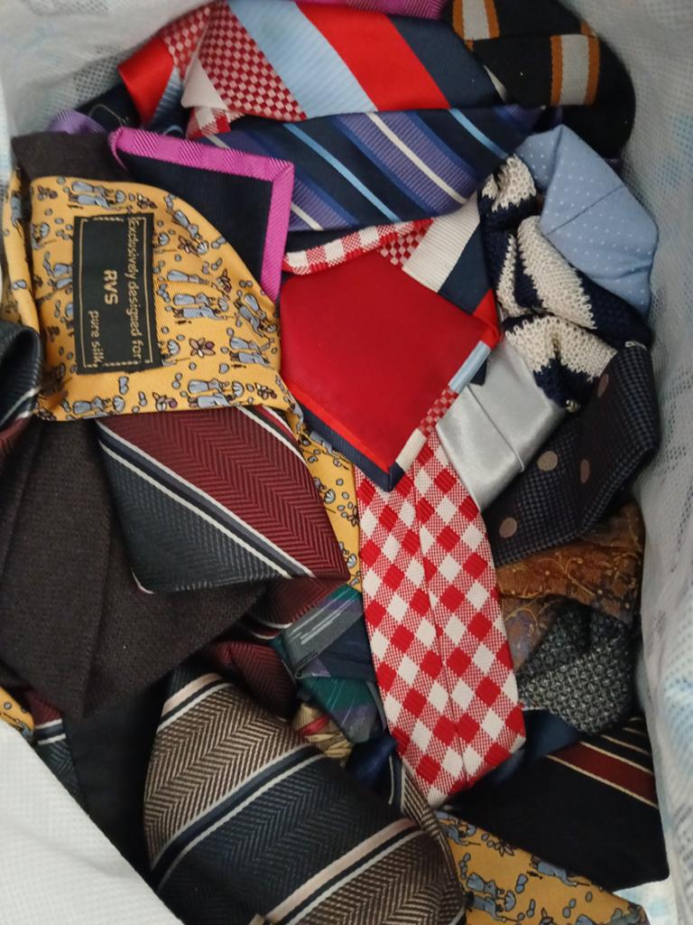 Heel veel stropdassen, Kleding | Heren, Stropdassen, Ophalen of Verzenden, Gedragen, Overige kleuren