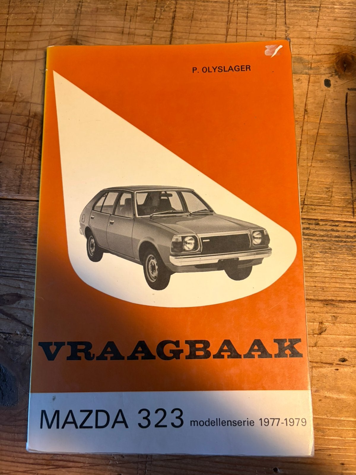 VRAAGBAAK MAZDA 323 modellenserie 1977-1979, Ophalen